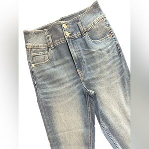 Relax Fit No Boundaries High Wasted Light Blue Denim Jeans Size 13